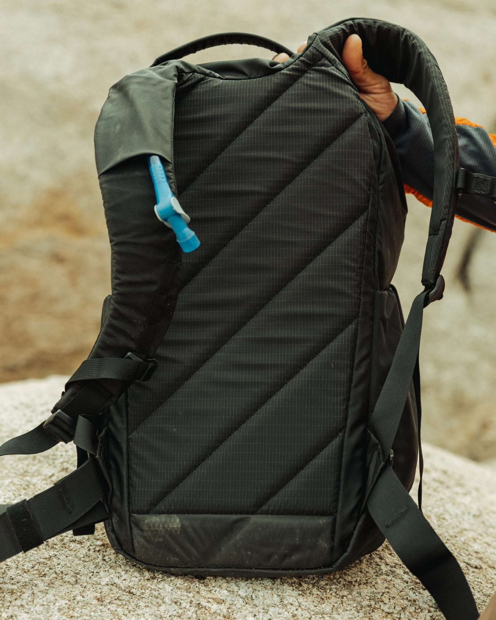 MOUNTAIN Panel Loader Breathable Back Panel