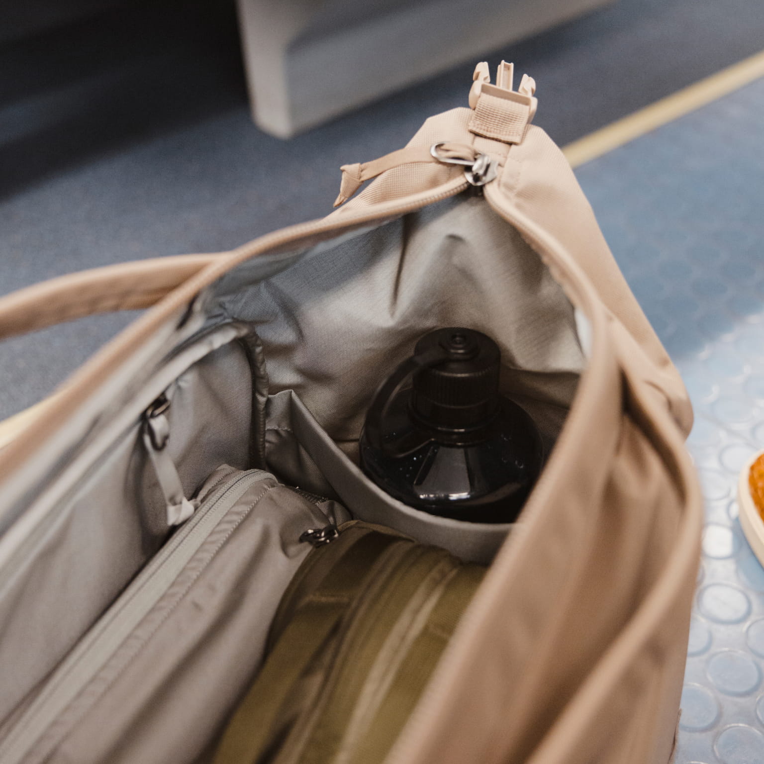 Transit Duffel Fossil Brown Collapsible Water Bottle Pockets [13023d-FBN]