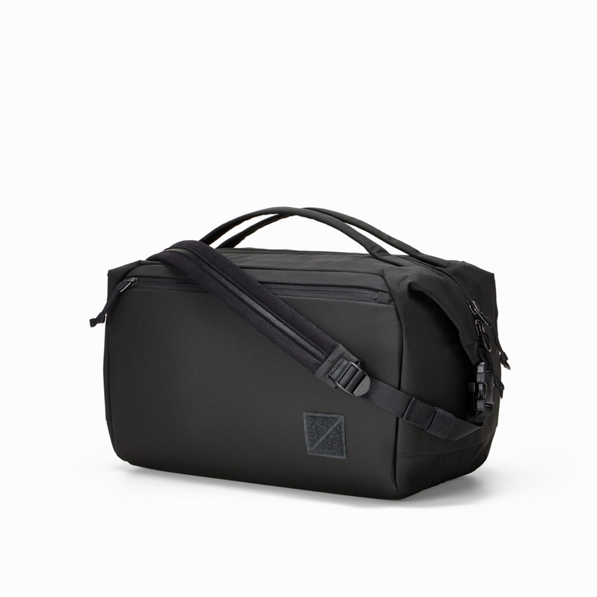 Transit Duffel 25L in Solution Dyed Black - 