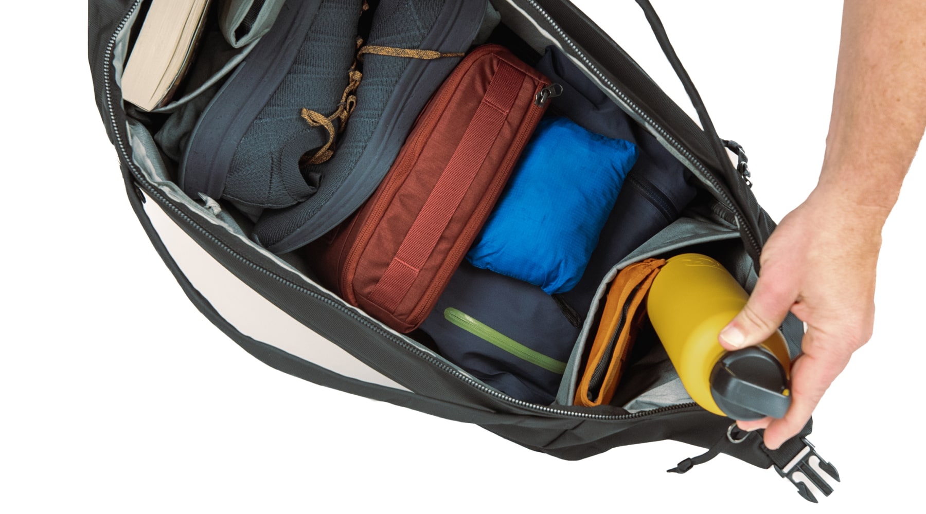 Transit Duffel 35L comes with collapsible water bottle pockets