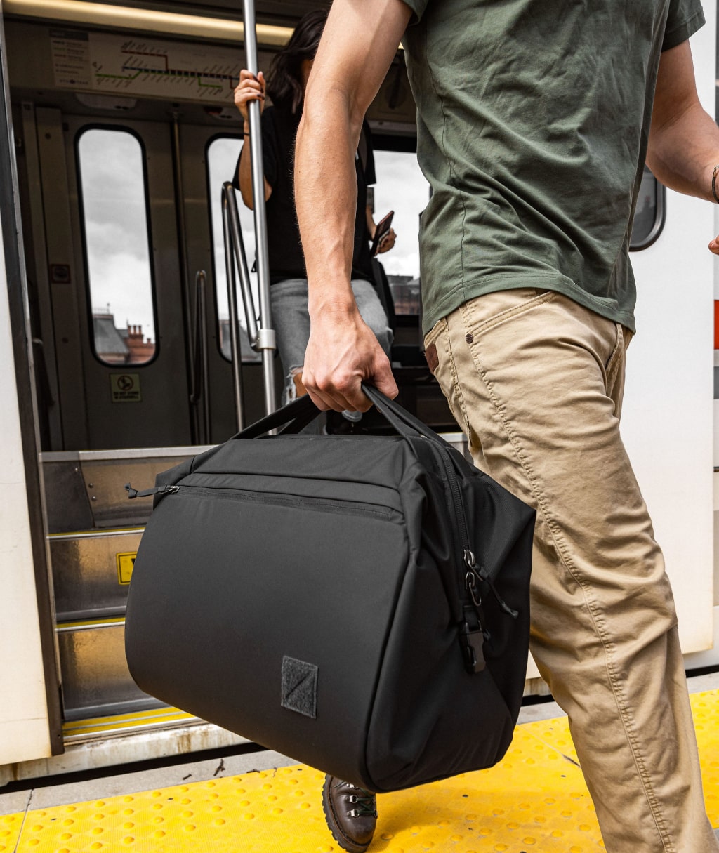 Peak Design Travel Duffel 35L Review