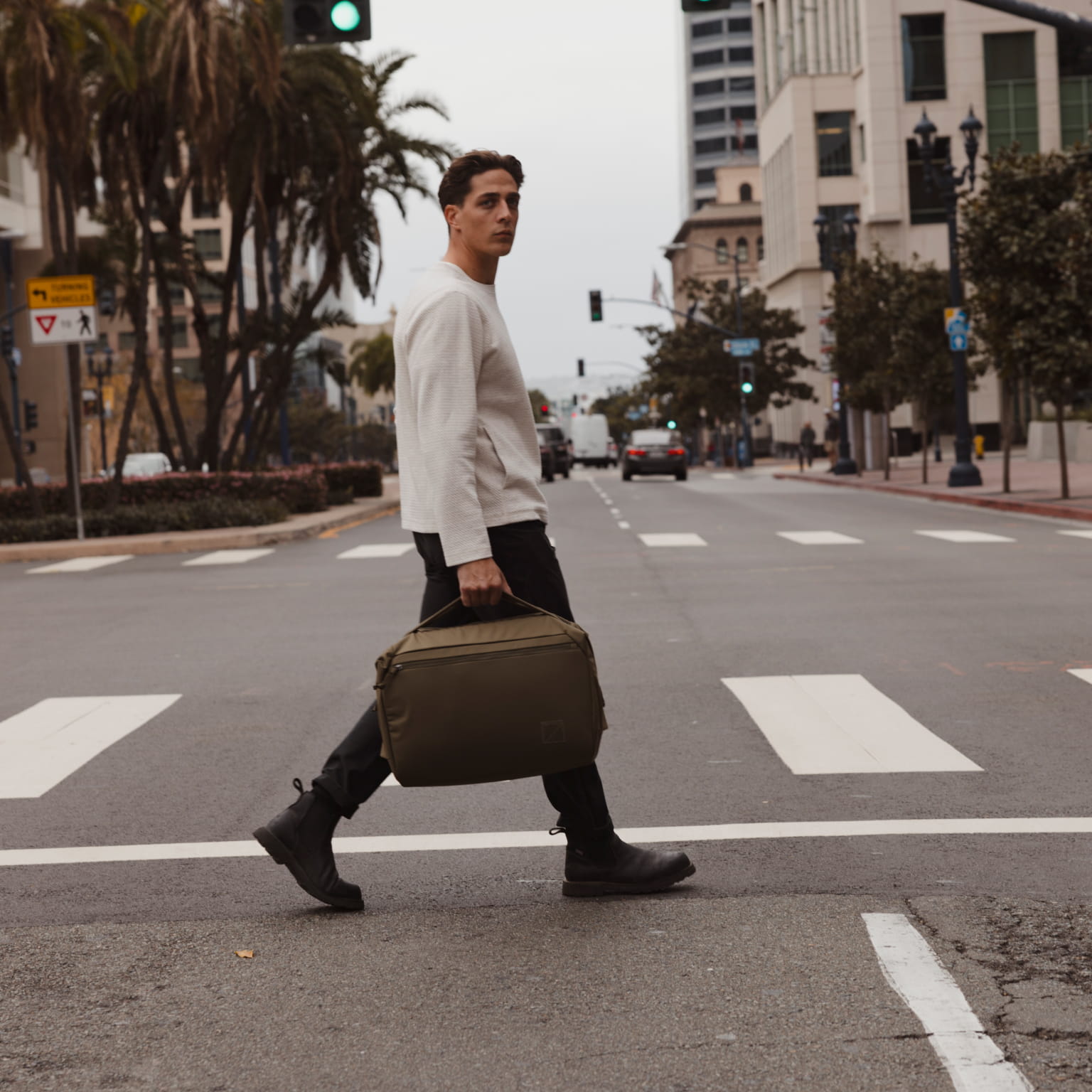 Transit Duffel 35L in OD Green crosswalk city [13014d-ODG]
