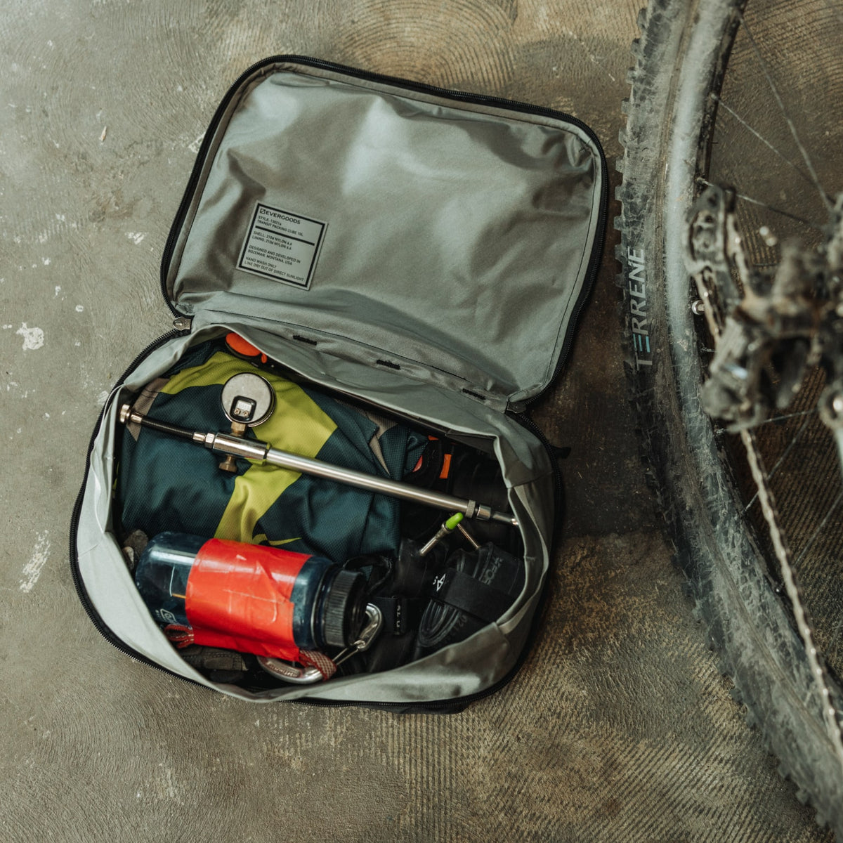 Transit Packing Cube 10L in Black - Bike Gear Cube