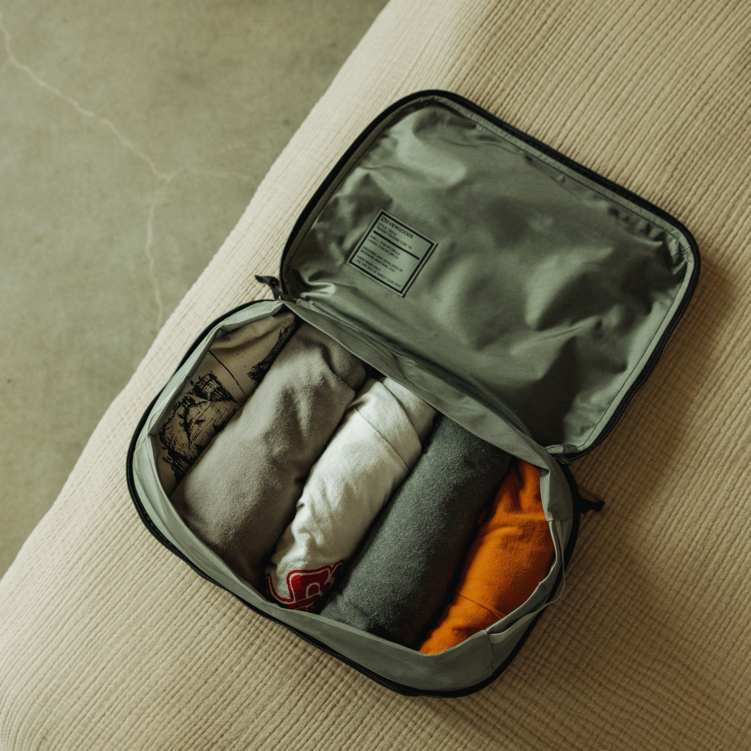 Transit Packing Cube 10L in Black - T-shirt loadouts [13021a-BLK]