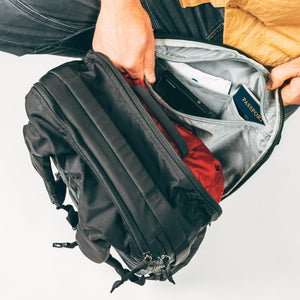 CIVIC Travel Bag 35L in solution dyed black internal pocket security
